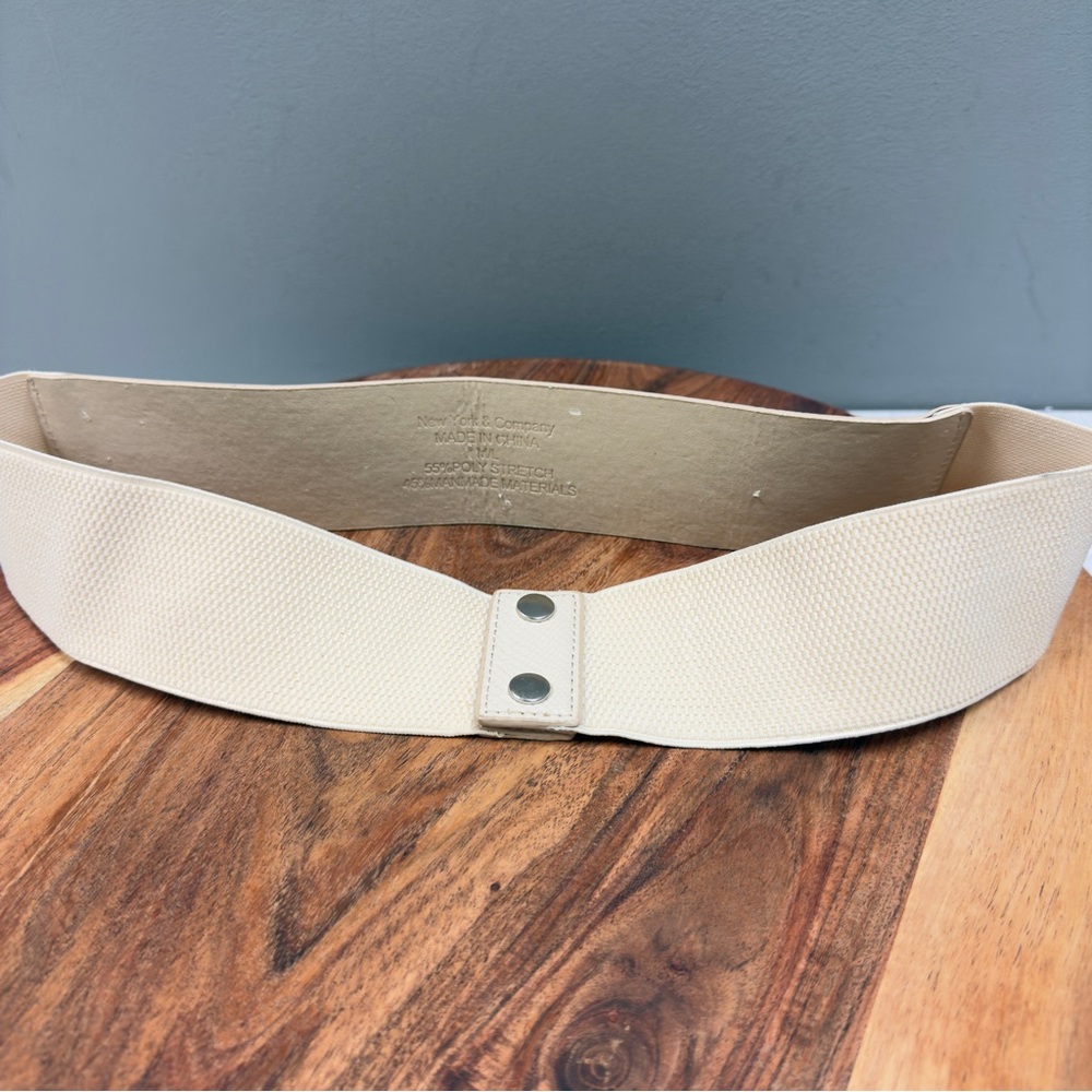 Vintage New York and Company Cream Wide Belt with Snap‎ Closure